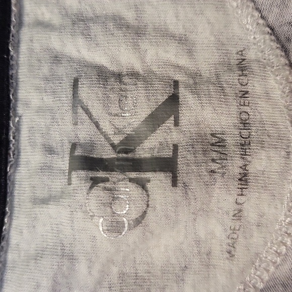 Calvin Klein  flowered light sweatshirt - Picture 2 of 6